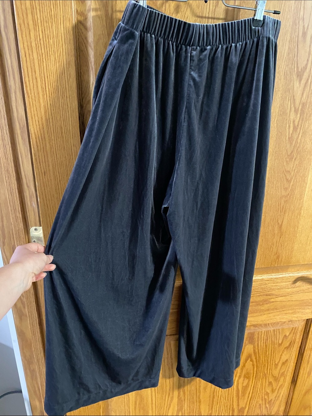 Uniqlo Grey Velvet Pull-On Pants - Picture 4 of 4